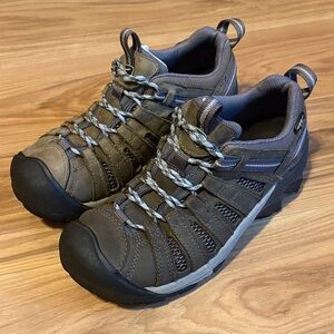 Women’s Keen Brown Hiking Shoes
